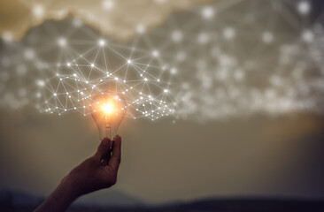 惠普的成长历史。我要详细的。