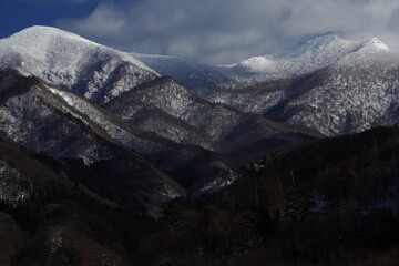 邯郸到呼伦贝尔多少公里